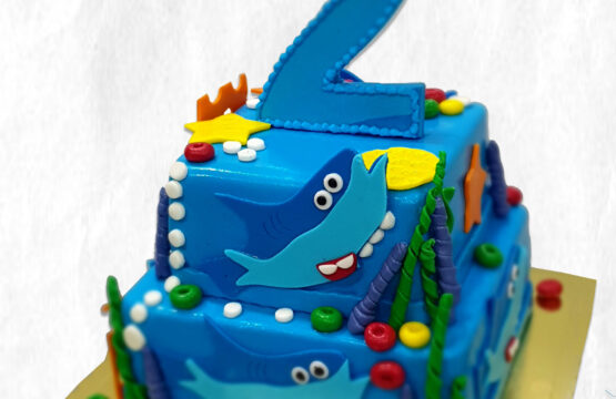 BABY SHARK CAKE